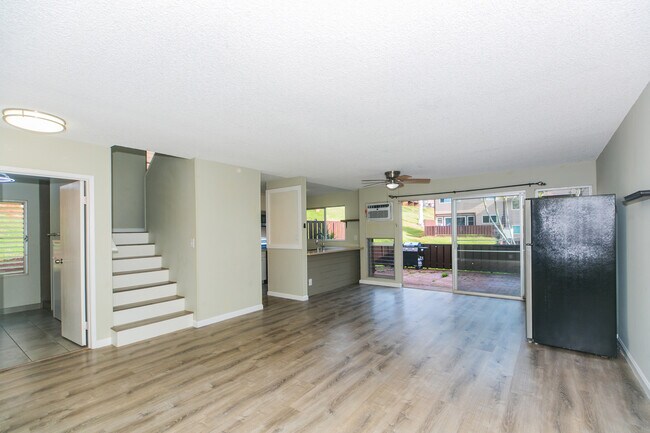 Building Photo - 92-949-949 Welo St