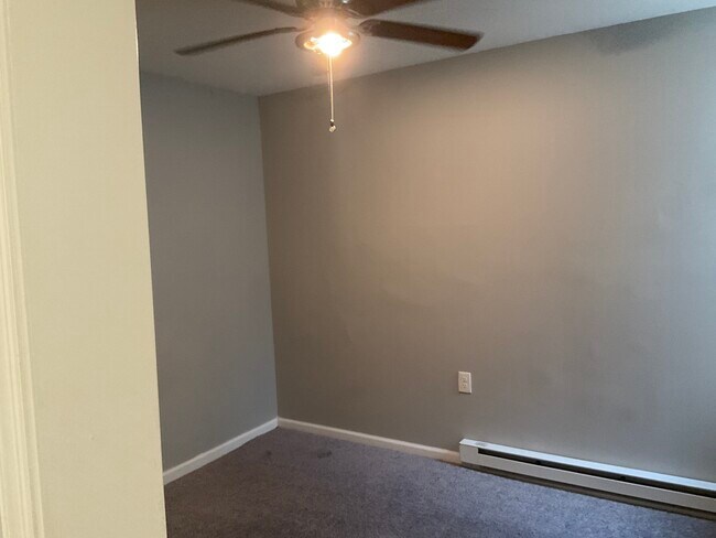 Foto del edificio - 4287 Mantua Ave