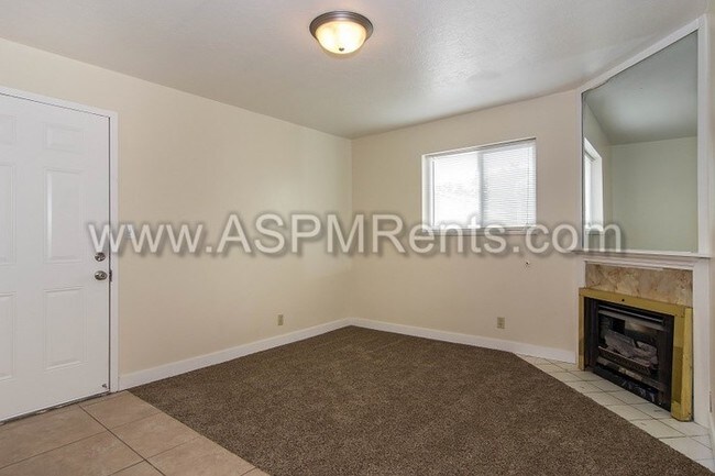 Building Photo - MILLCREEK AFFORDABLE 3 BED 2 BATH APT
