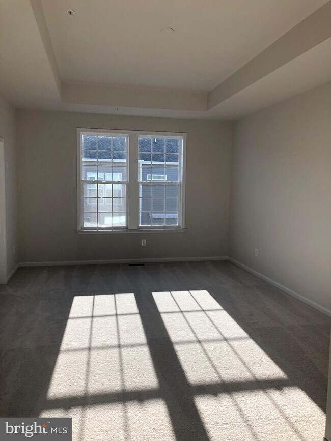 Building Photo - 312 Spring Bank Way