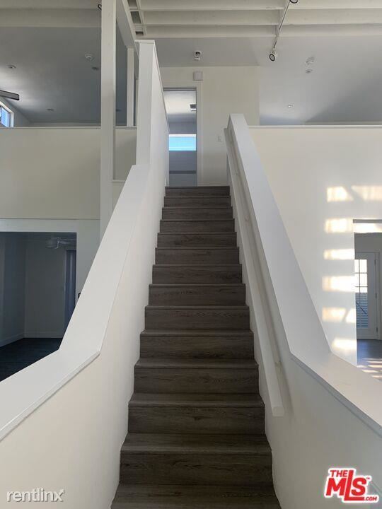 Foto del edificio - 4 br, 2 bath House - 915 Broadway St Apt 3