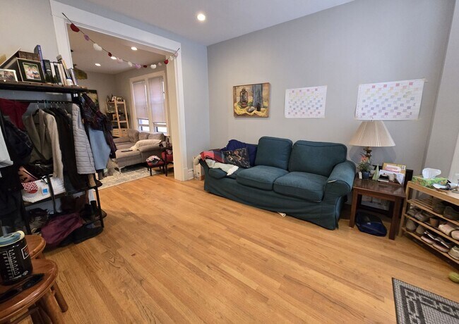 Foto del edificio - 2118 W Fletcher St