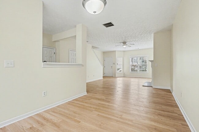 Building Photo - 2545 Walden Lake Dr