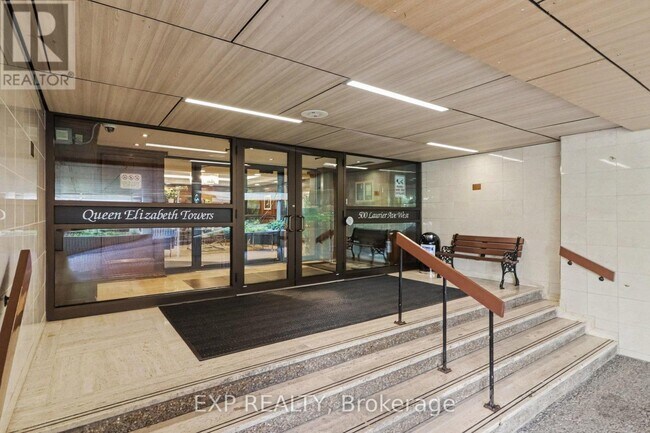 Photo du bâtiment - 500 Laurier Ave W