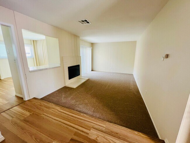 Building Photo - 4 Bedroom 2.5 Bath House in Quiet Neighbor...
