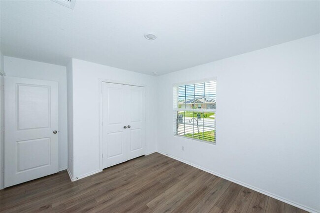 Foto del edificio - 147 Otter Rd