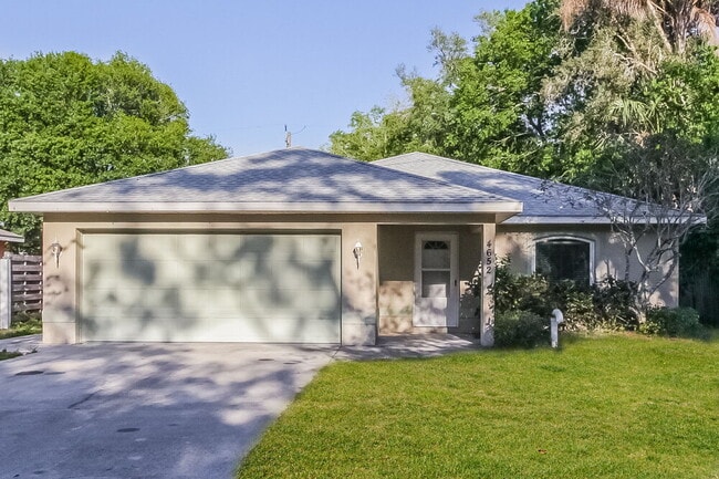 Building Photo - 4652 Ardale St