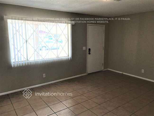 Building Photo - 3409 W Poinsettia Dr