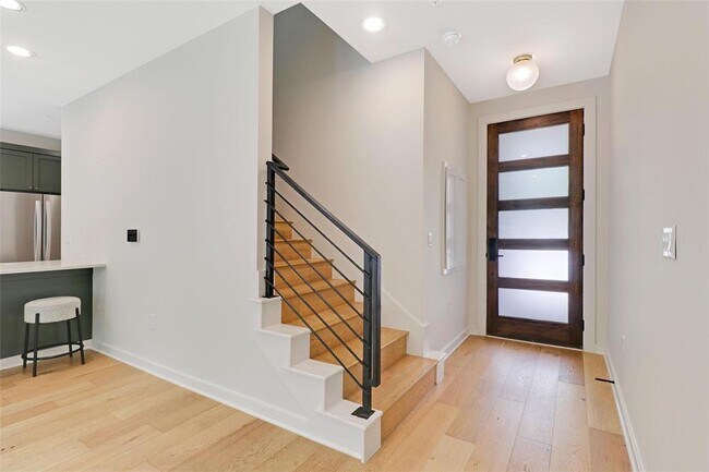 Foto del edificio - 6409 Berkman Dr