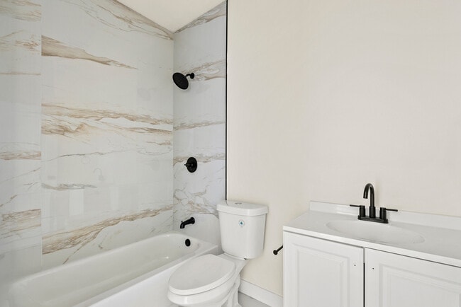 Building Photo - 3045 S Bronson Ave