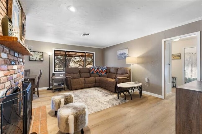 Building Photo - 120 Stutz Bearcat Dr