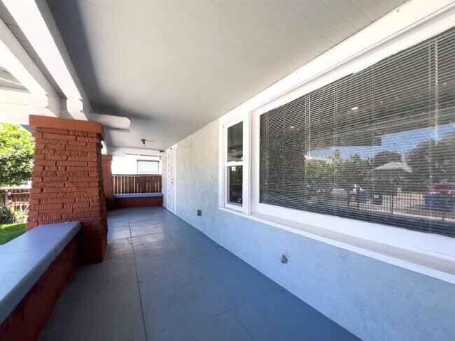 Building Photo - 1522 5th Avenue - 1