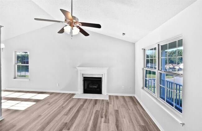 Foto del edificio - 1131 Summit Hills Dr