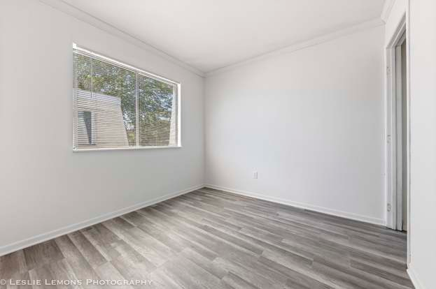 Building Photo - 657 Elm Ct