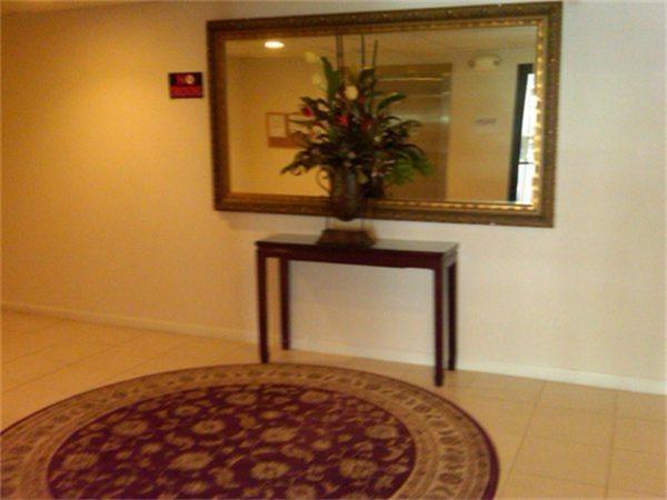 Building Photo - 6655 W Sam Houston Pkwy S