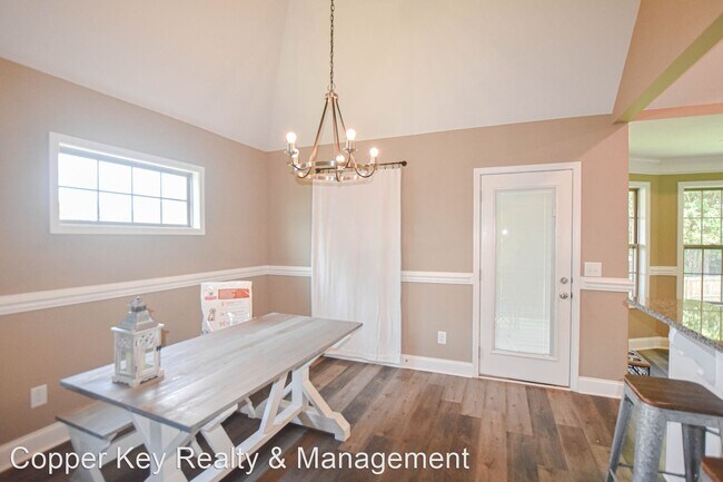 Foto del edificio - 3 br, 2 bath House - 1349 Sussex Drive