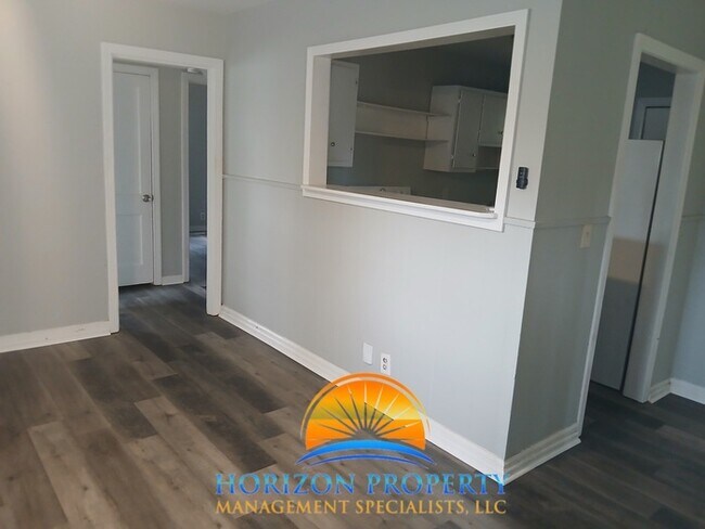 Foto del edificio - 907 Crestline Rd NW