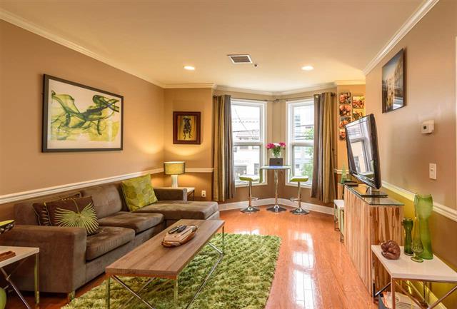 Foto principal - 725 Jefferson St