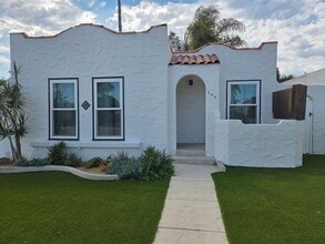 Building Photo - 395 S Catalina St