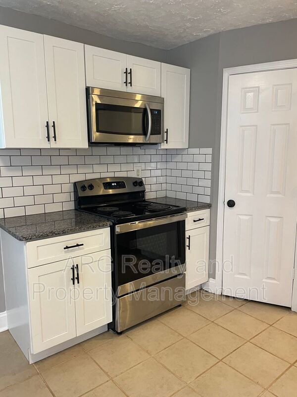 2963 Redwine Rd, East Point, GA 30344 House Rental in East Point, GA