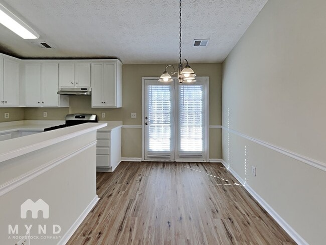 Foto del edificio - 185 Waters Edge Dr