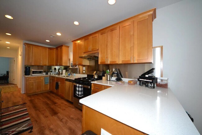 Foto del edificio - 218 W 24th St