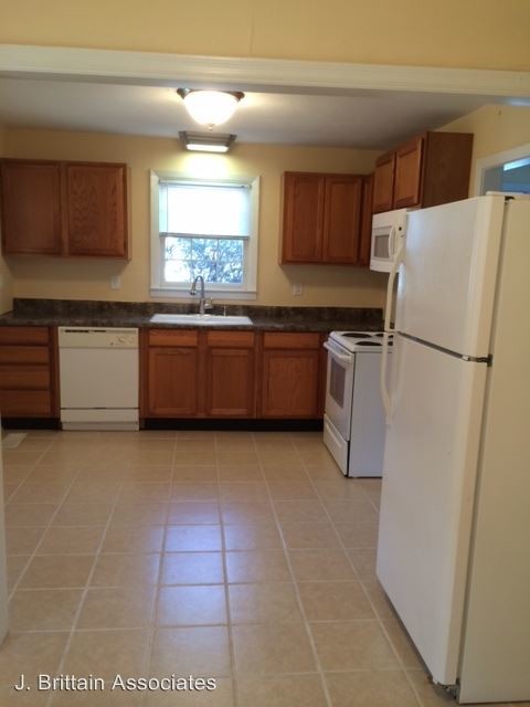 Building Photo - 1 br, 1 bath House - 124 Airport Road