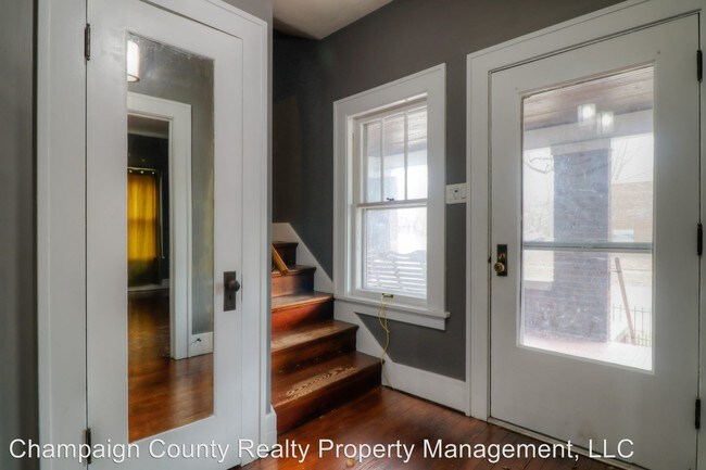 Building Photo - 4 br, 1.5 bath House - 306 W. Elm St.