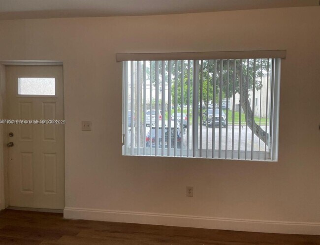Foto del edificio - 307 NW 84th St