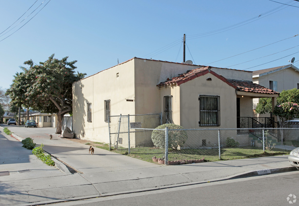 Primary Photo - 4848 Elizabeth St