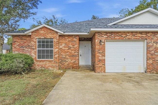 Foto del edificio - 166 Plainview Dr