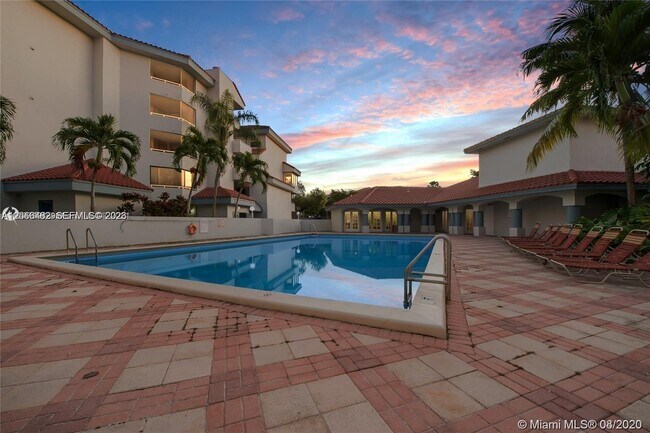 Foto del edificio - 8255 SW 152nd Ave