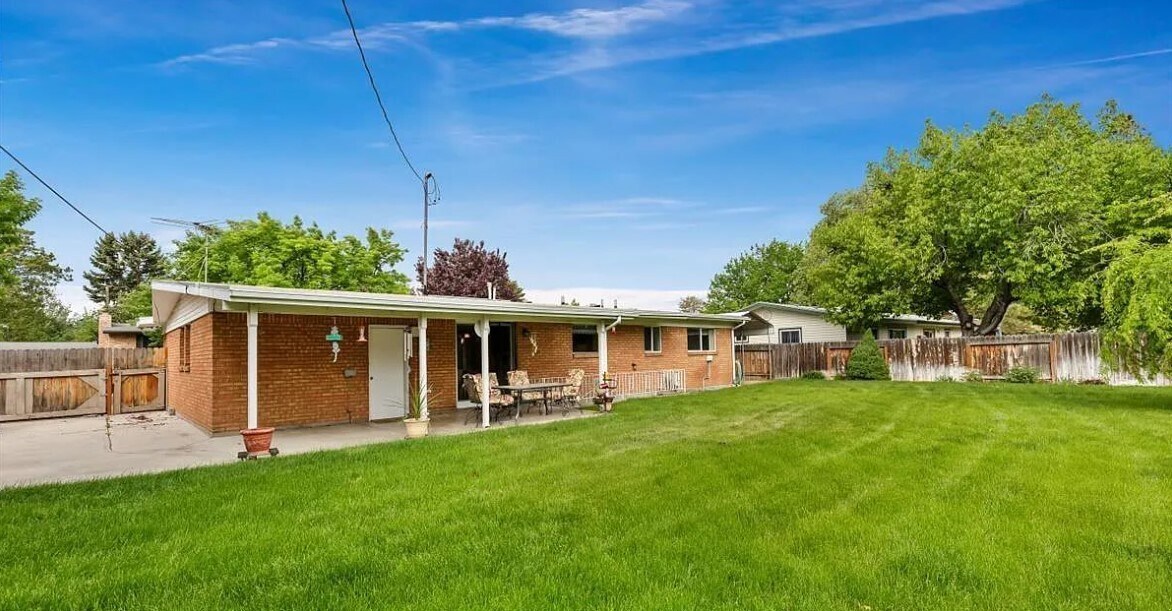 Building Photo - 7104 Brookover Dr