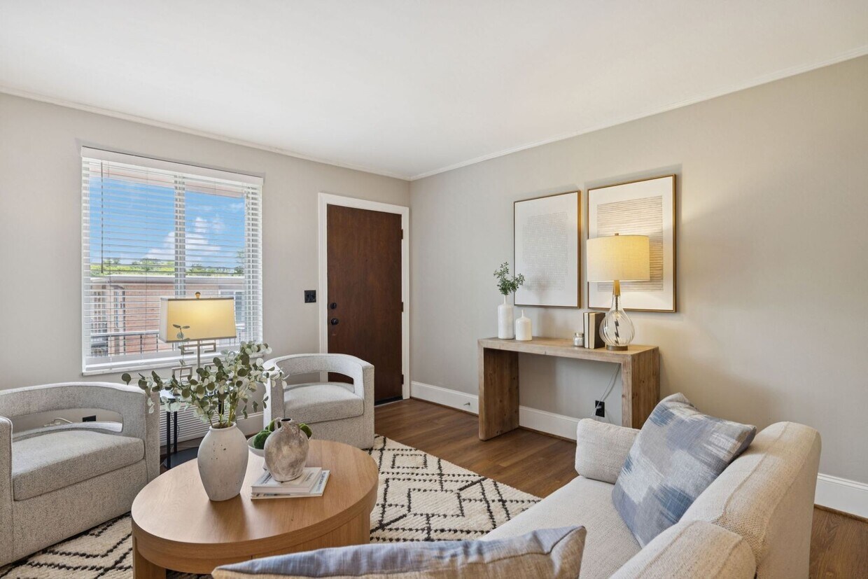 Primary Photo - Walkable Location, Location, Location in G...