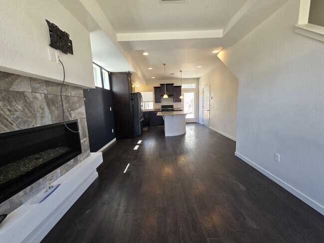Foto del edificio - Beautiful 3 Bed 3 Bath Home In Banning Lewis Ranch!!!