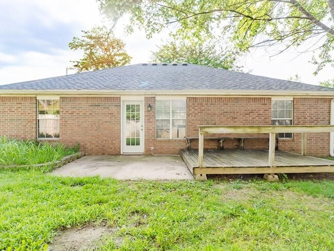 Building Photo - 551 D St