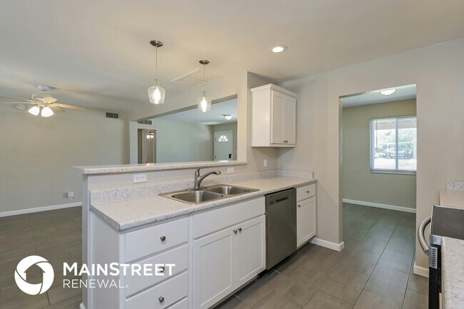 Foto del edificio - 6131 E 25th St