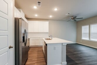 Building Photo - 446 S Centro Cir