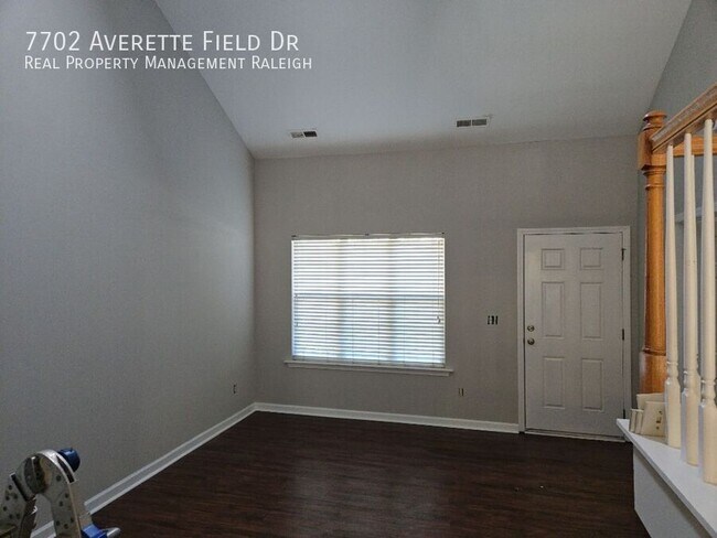 Foto del edificio - 7702 Averette Field Dr