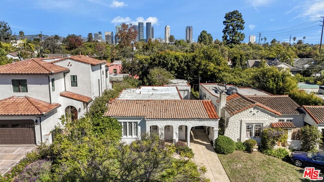 Foto del edificio - 2038 Malcolm Ave