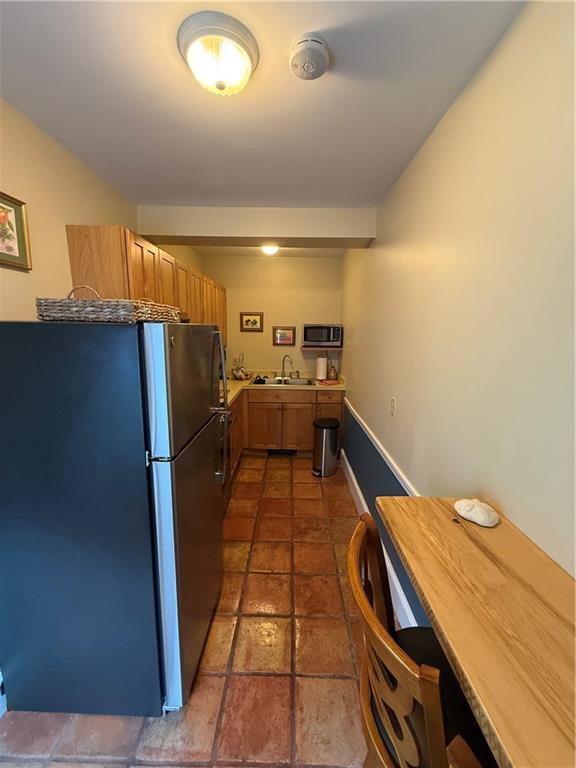 Building Photo - 141 Coggeshall Ave