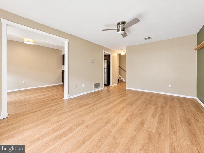 Building Photo - 5 Aspen Way