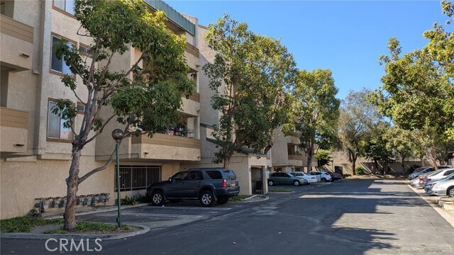 Foto del edificio - 12141 Centralia St