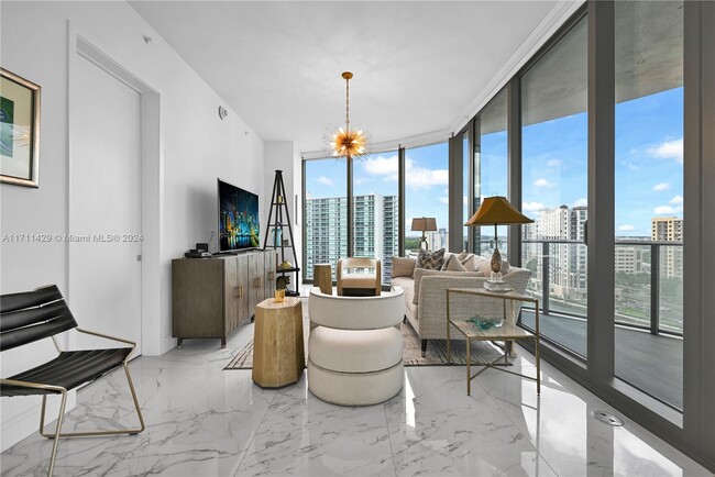 Foto del edificio - 15701 Collins Ave