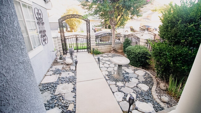 Building Photo - 16382 Applegate Dr