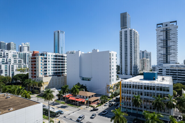 Foto del edificio - Edgewater Lofts