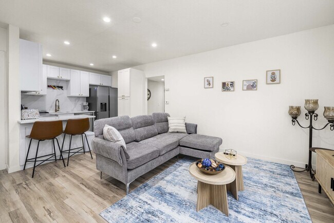 Foto del edificio - 815 SW Cloverdale St