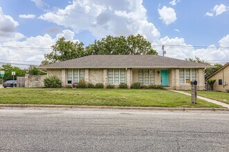 Building Photo - 5313 Basswood Ln