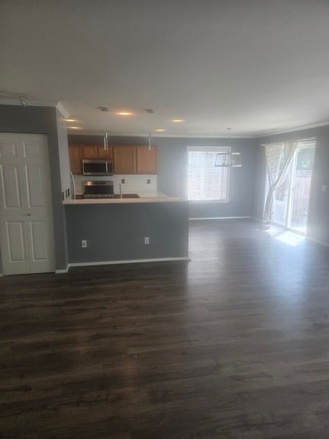 Building Photo - 3bd/2.5ba Maple Valley Home