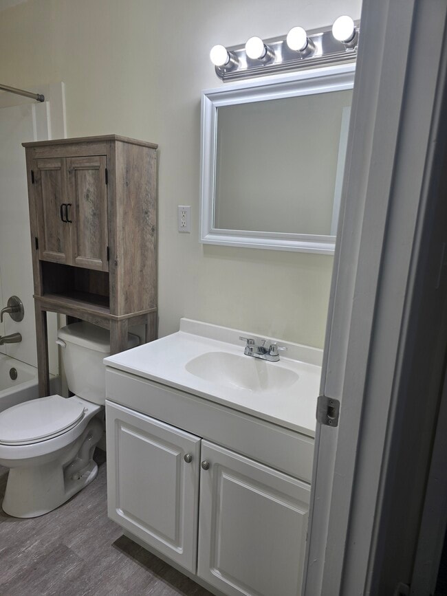 Building Photo - 104 Poplin Pl